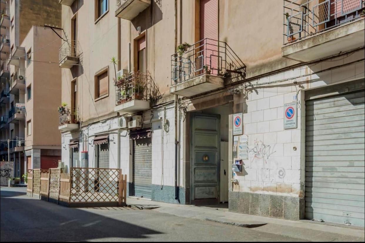 Four Elements Apartments Catania Bagian luar foto