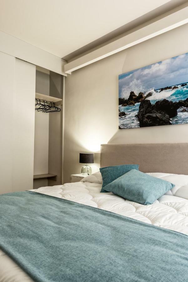 Four Elements Apartments Catania Bagian luar foto